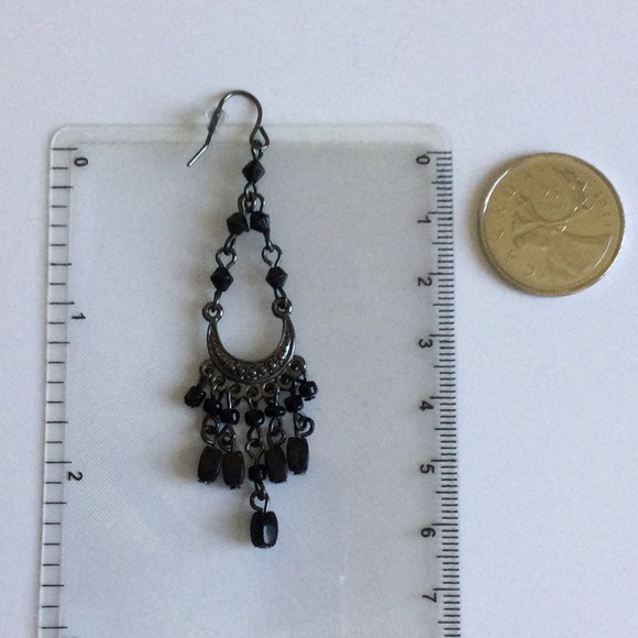 Elegant Chandelier Dangling Earrings - Picture 4 of 4